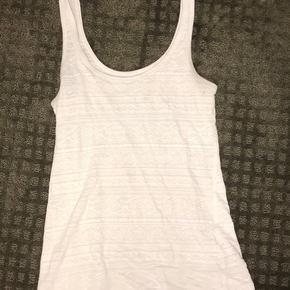white tank top!!